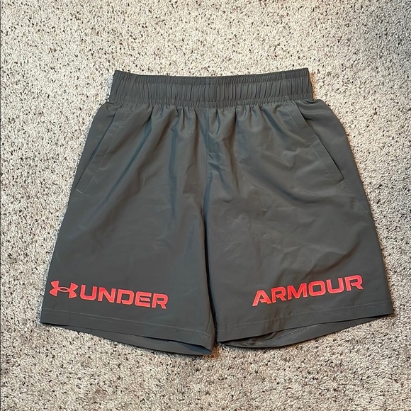 Under Armour Men’s Lightweight Athletic Gray Shorts‎ Size Medium - Picture 1 of 6